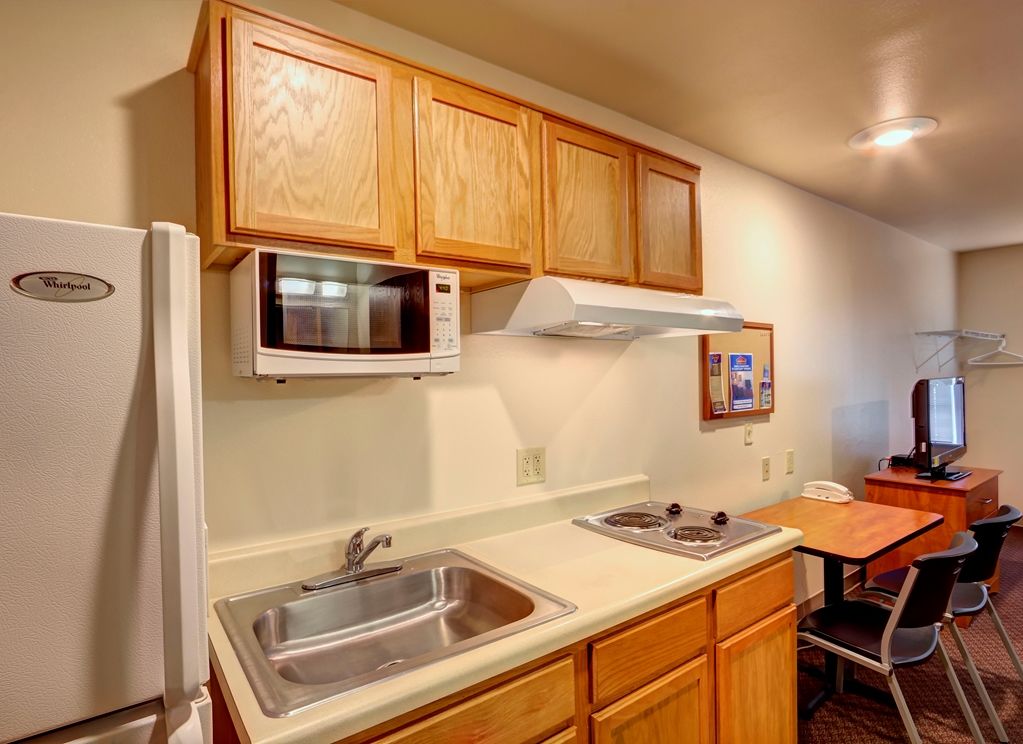 Woodspring Suites | North Charleston Airport I-526 객실 사진