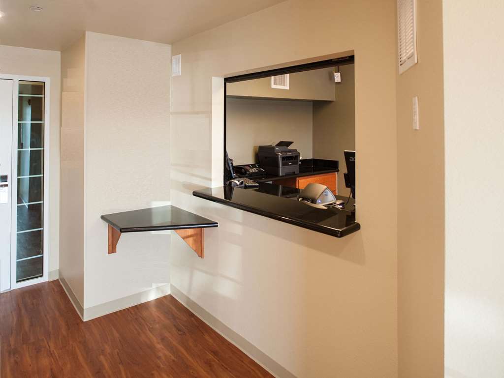 Woodspring Suites | North Charleston Airport I-526 내부 사진