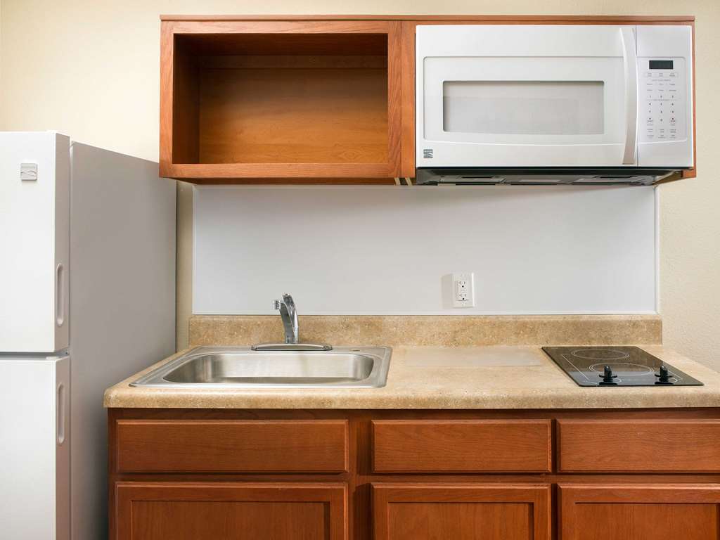Woodspring Suites | North Charleston Airport I-526 객실 사진